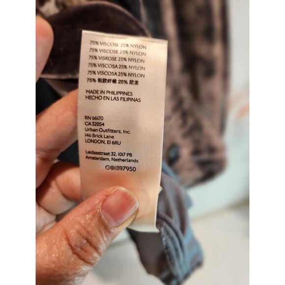 Pilcro Anthropologie Velvet Button Down Shirt XS Gray Long Sleeve Blouse NWT - Picture 4 of 7